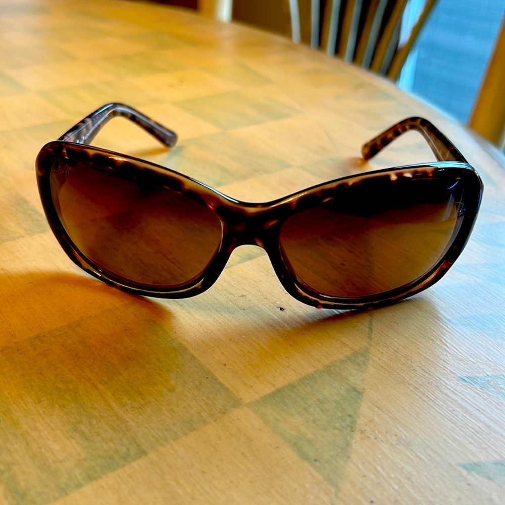 Beautiful pair of Womans Maui Jim’s (style MJ214) Pearl City